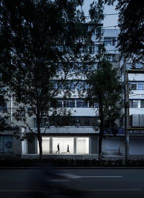 15-2 Window