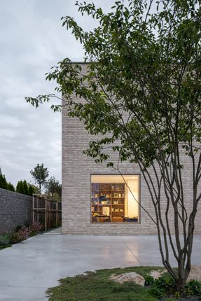 House R in Rovinka