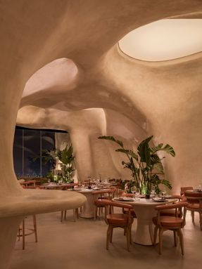 ESCĀ CUEVA Restaurant