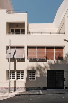 XT97 Modernist Housing