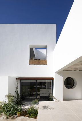 Villa 144