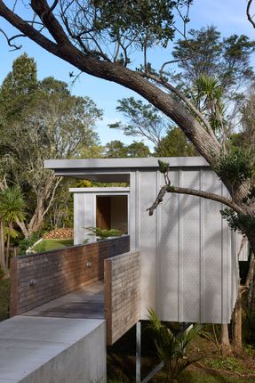 Bush Block House