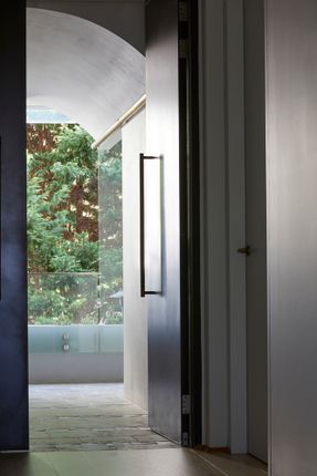 Pointe Living Apartment