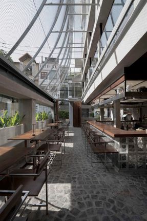 Ts VEIL Restaurant