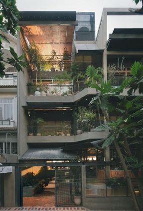 Dom-Ino Hub