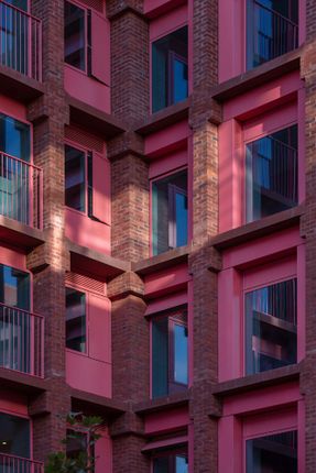 Fish Island Mix-Use Building University of Arts London