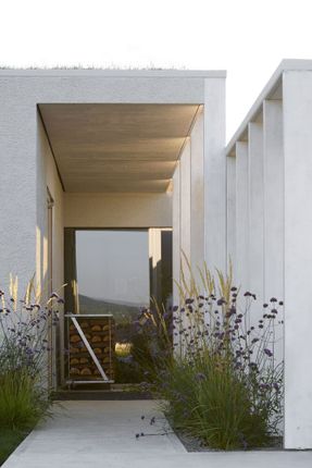 Rdom 2 House