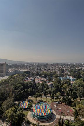 UH INFONAVIT Iztacalco Housing Unit and Public Space
