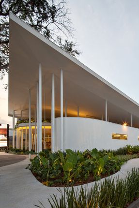 Pavilion Tess