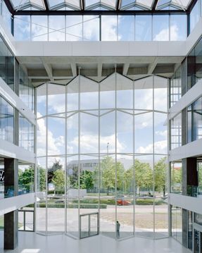 Mobilis Automotive Building