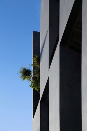 Dwelling the Absent: Residential Apartment for Maryam and Faraj Shiraz