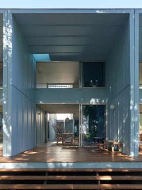 Blok Three Sisters House