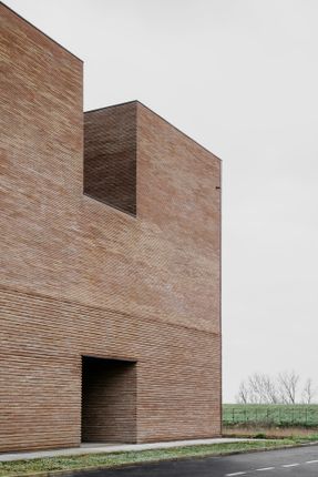 Liceo Montale Pontedera School