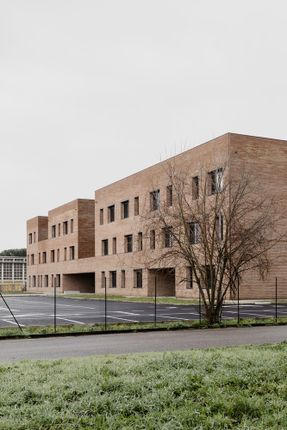 Liceo Montale Pontedera School
