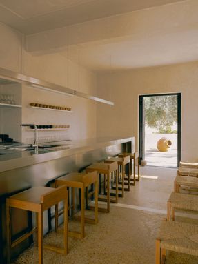 Concept Store & Bar 1oam Apotheke