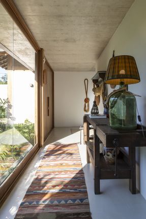 Ība House