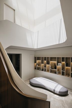 House of Dancing Light / Freight Architects