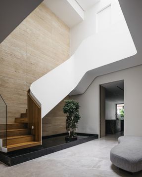 House of Dancing Light / Freight Architects