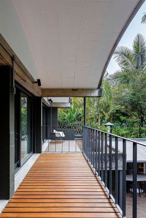 Arches House