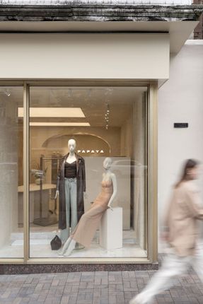 PAPAYA Brand Showroom