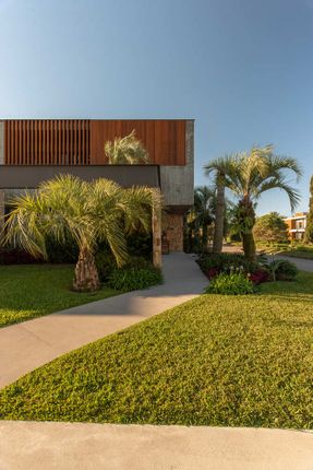 Basca House