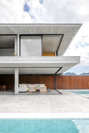 One-Wall House