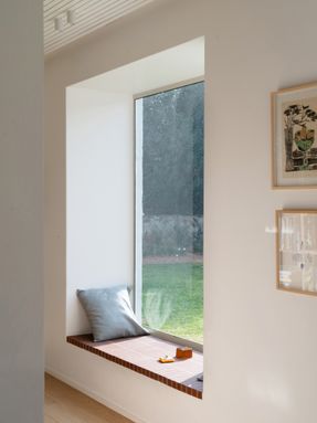 Two Sides House