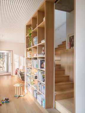Two Sides House