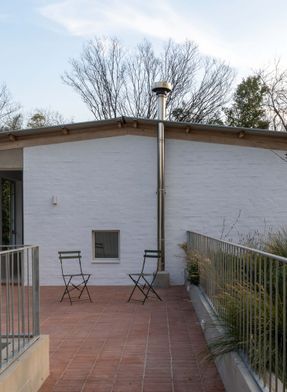 Two Sides House