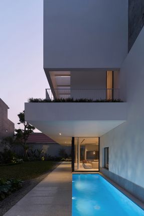 DOM House