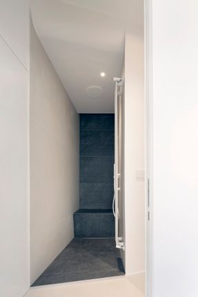 Casa B . V
