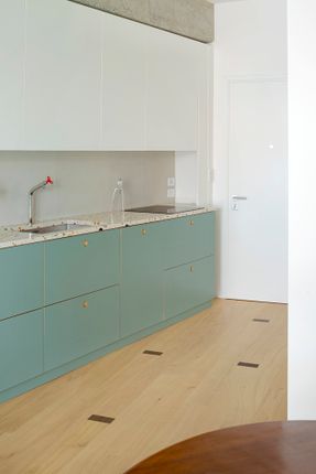 Casa B . V