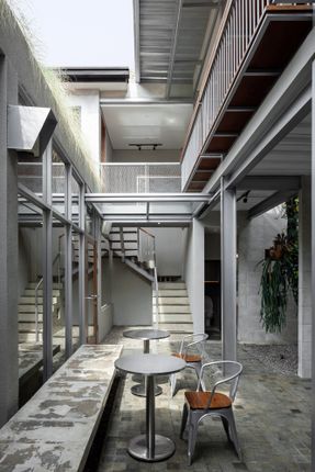 Hibrew Coffee and Cuisine