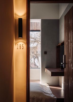 Jiuguo Courtyard Inn