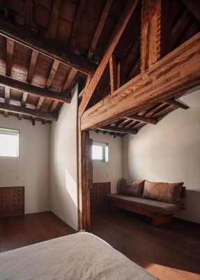 Jiuguo Courtyard Inn