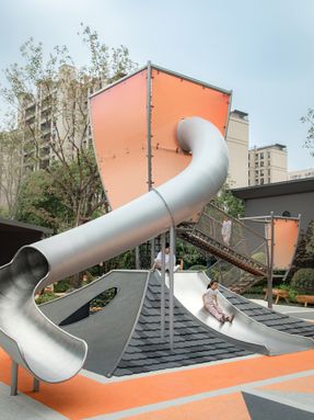 Traditional Chinese Aesthetic Children's Space Under Kongming Lantern