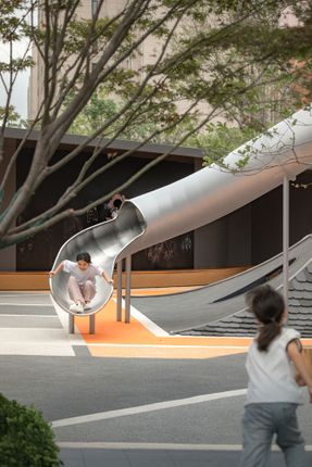 Traditional Chinese Aesthetic Children's Space Under Kongming Lantern