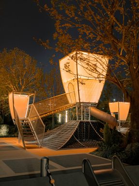 Traditional Chinese Aesthetic Children's Space Under Kongming Lantern
