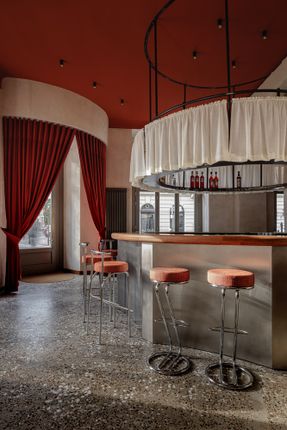 Barbara Bar And Restaurant