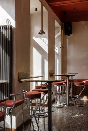 Barbara Bar And Restaurant