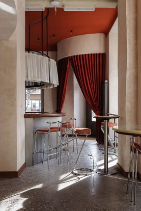 Barbara Bar And Restaurant