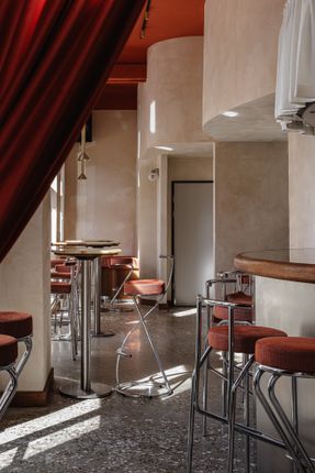 Barbara Bar And Restaurant