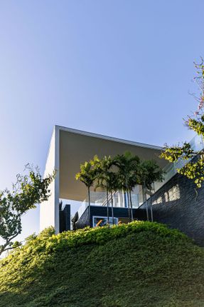 Linho House