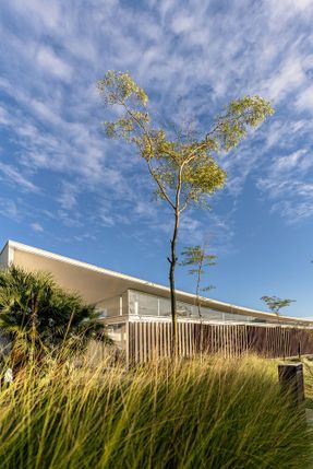 Linho House