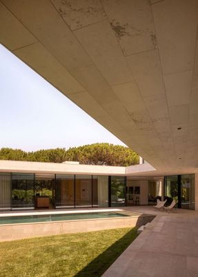 V House