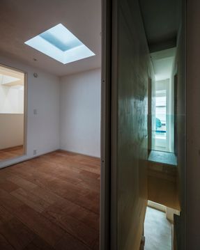 Floating Nest