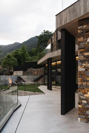Villa W