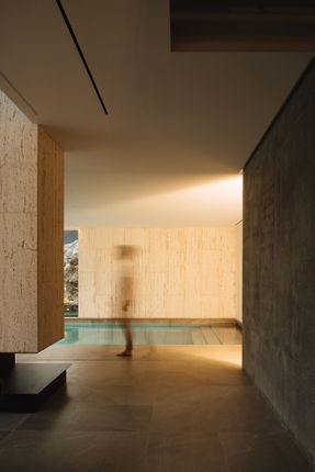 Villa W