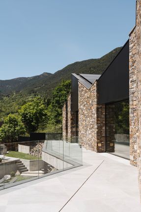 Villa W