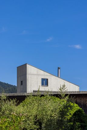 Swisshouse XL